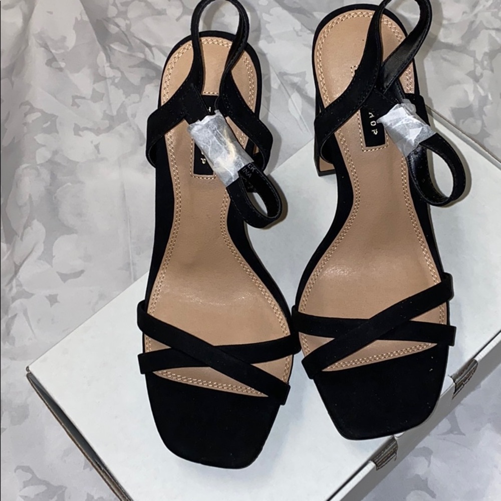 TOPSHOP BLACK SUEDE SHOES. New. Size 9.5